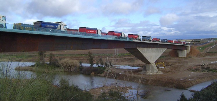 PUENTE SOBRE EL RÍO GUADIANA